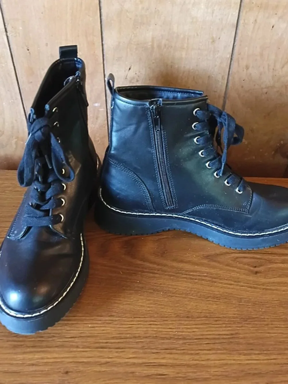 Madden Girl Black Combat Boots Women's Size 8.5M Side Zip Lace-Up